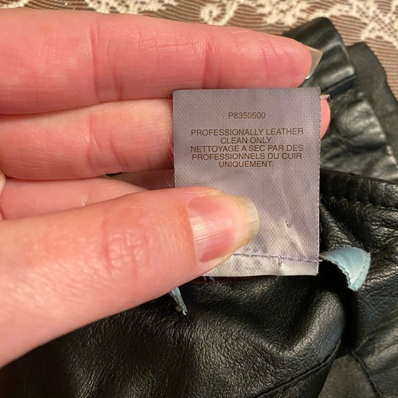 Marciano, Pencil Skirt, Size 0, Black. - Picture 4 of 4